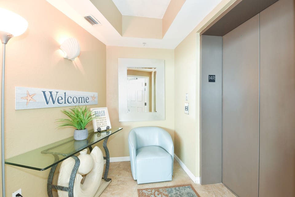 Silver Shells St. Maarten 1404- Private Elevator Entrance