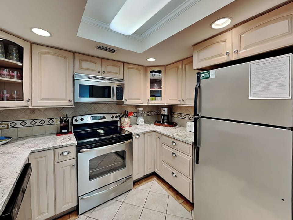 Fully Equipped Kitchen with Stainless Steel Appliances