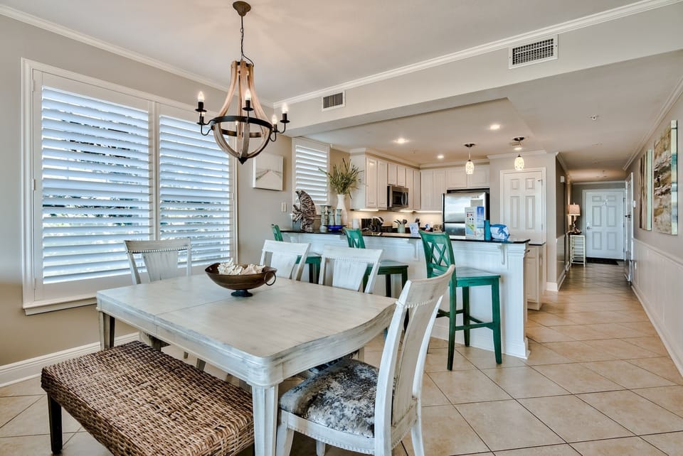 Dining Room - Dining room table with 3 barstools