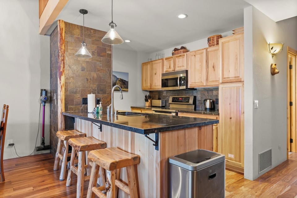 Breakfast bar