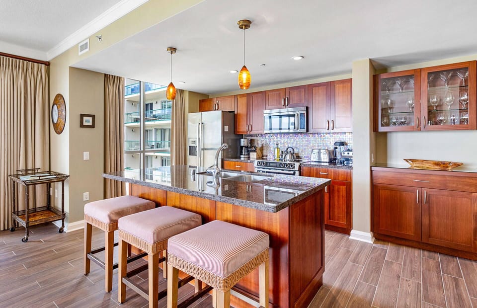 Prepare meals or refreshments in the full modern kitchen
                