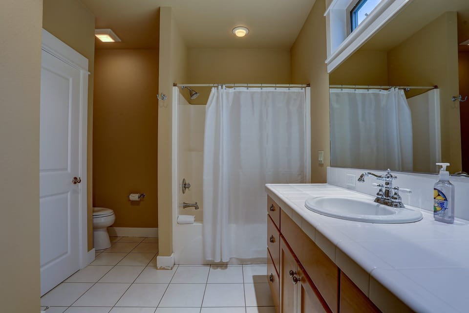 Upstairs Bathroom