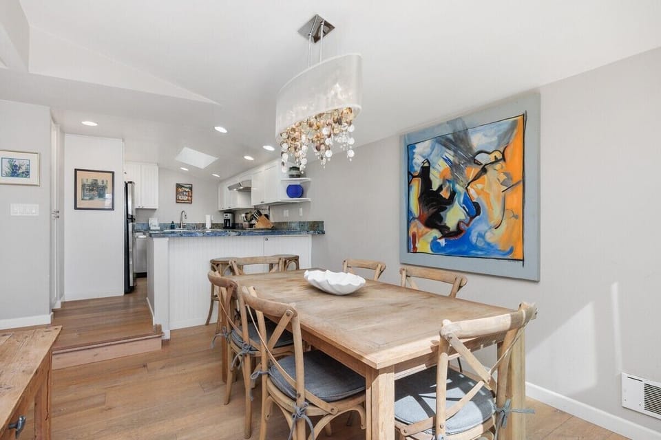 dining to kitchen