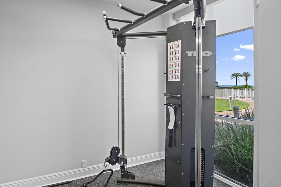 Gym - Gym with a view!