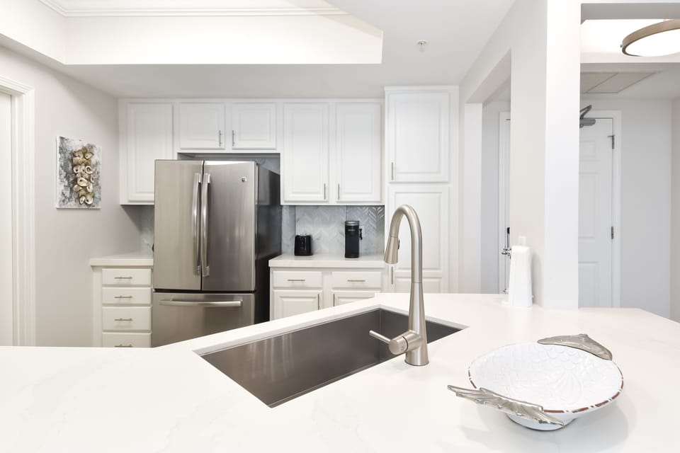 Silver Beach Towers West 1005- Kitchen