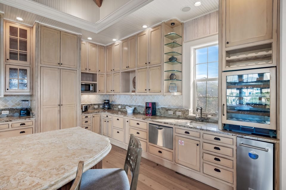 A Wave From It All - Blue Mountain - Second Floor - Kitchen