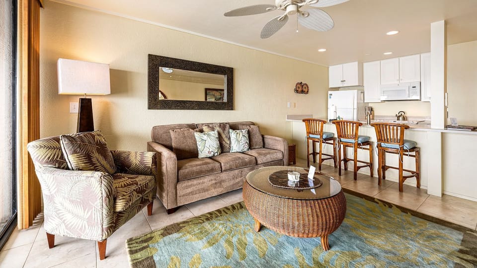 Living area, Kitchen breakfast bar
