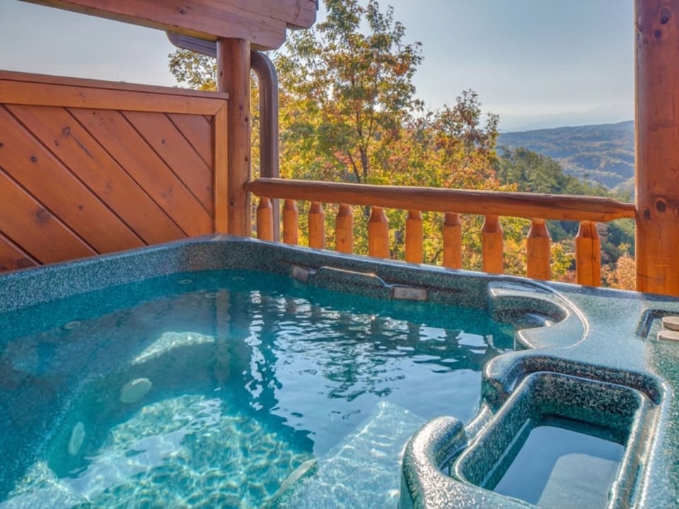 Private Hot Tub w. Mountain Views