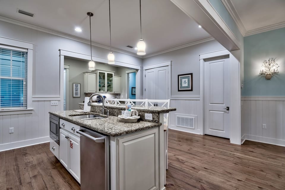 First Floor: Kitchen