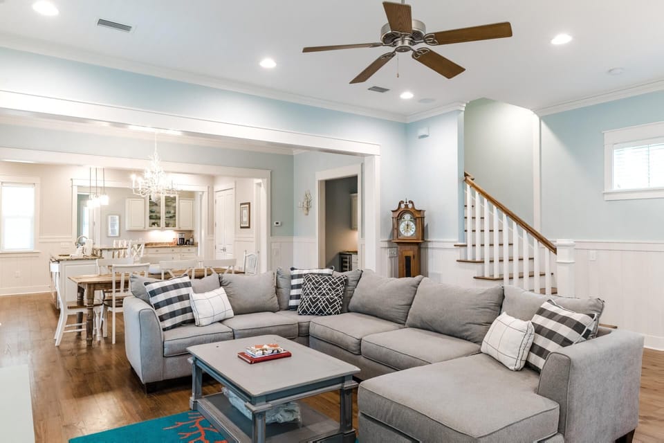 First Floor: Living Area
