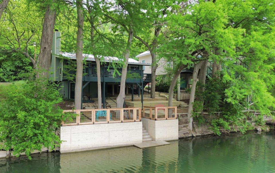 Riverside Roost - NB Guadalupe River