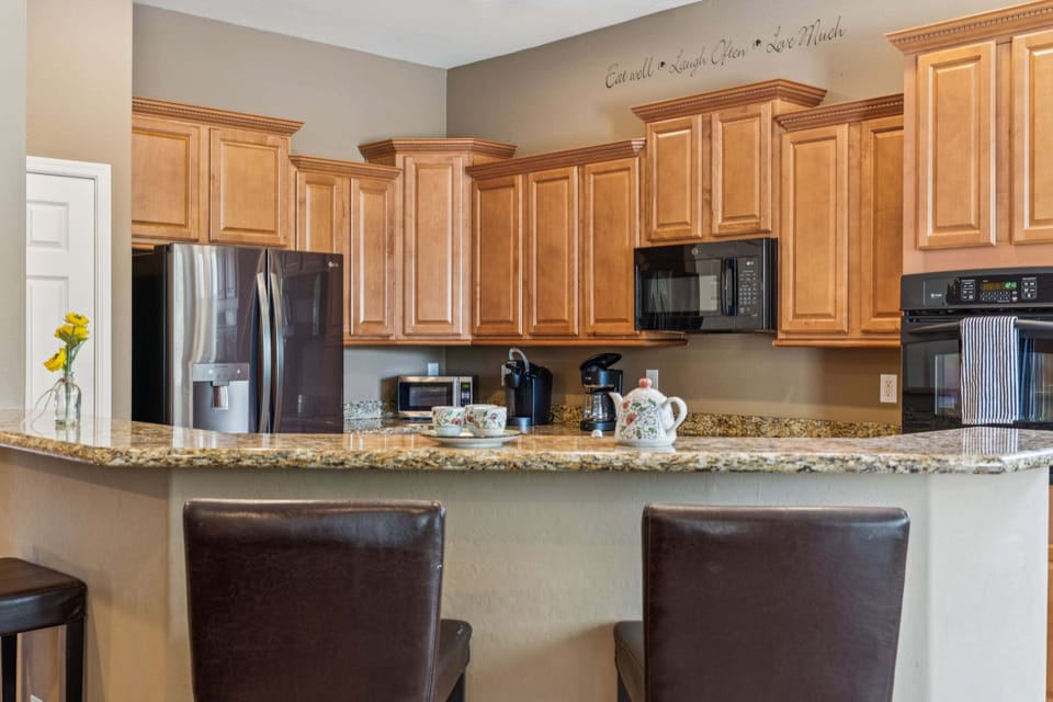 Large Kitchen with Bar Seating