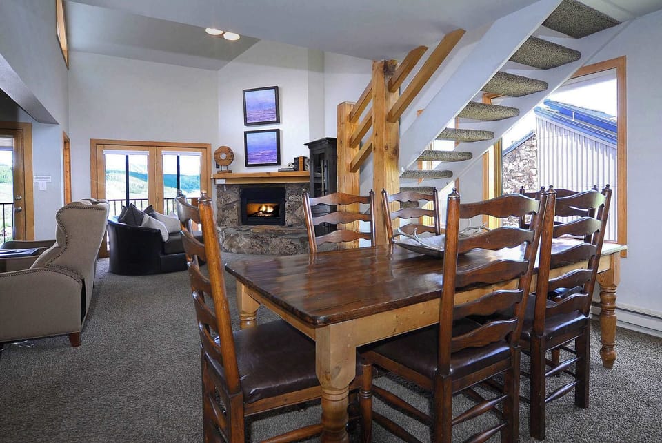 Dining/living area
