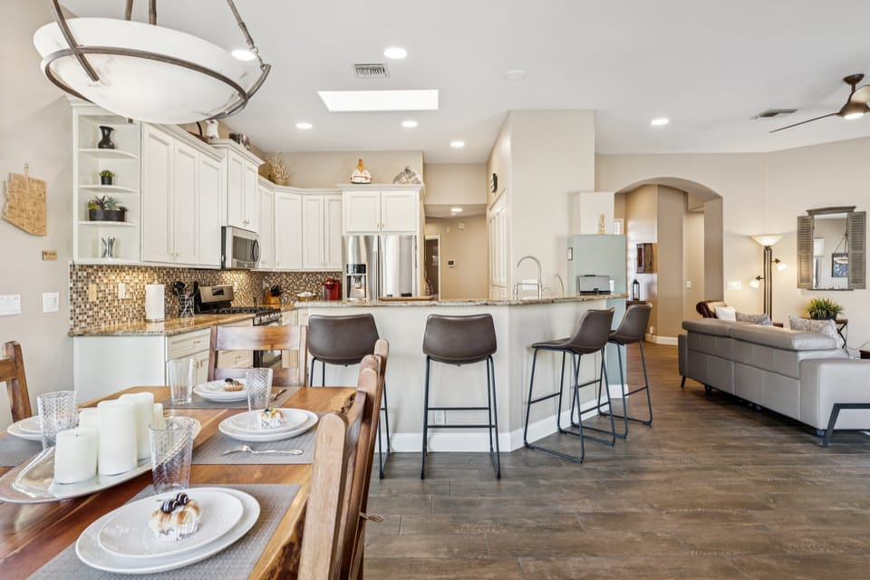 Open floorplan so you don't miss a thing!