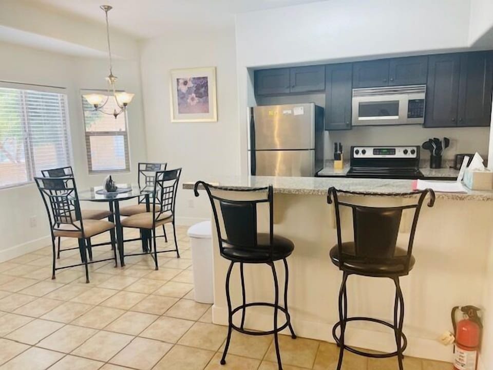 Kitchen Dining Area