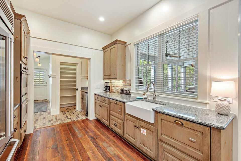 First Floor: Kitchen