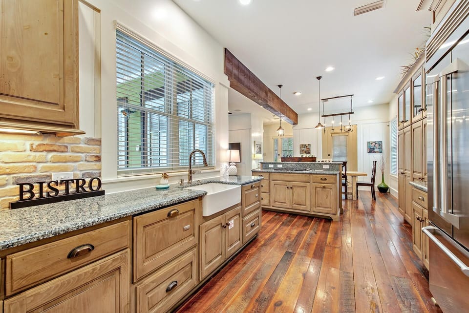 First Floor: Kitchen