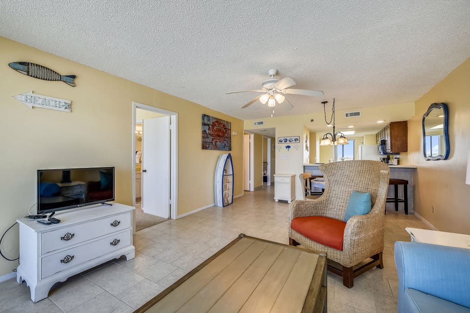 Gulf Front Living Area with Sleeper Sofa