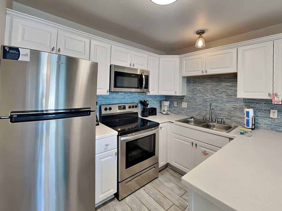 Fully Equipped Kitchen with Stainless Steel Appliances