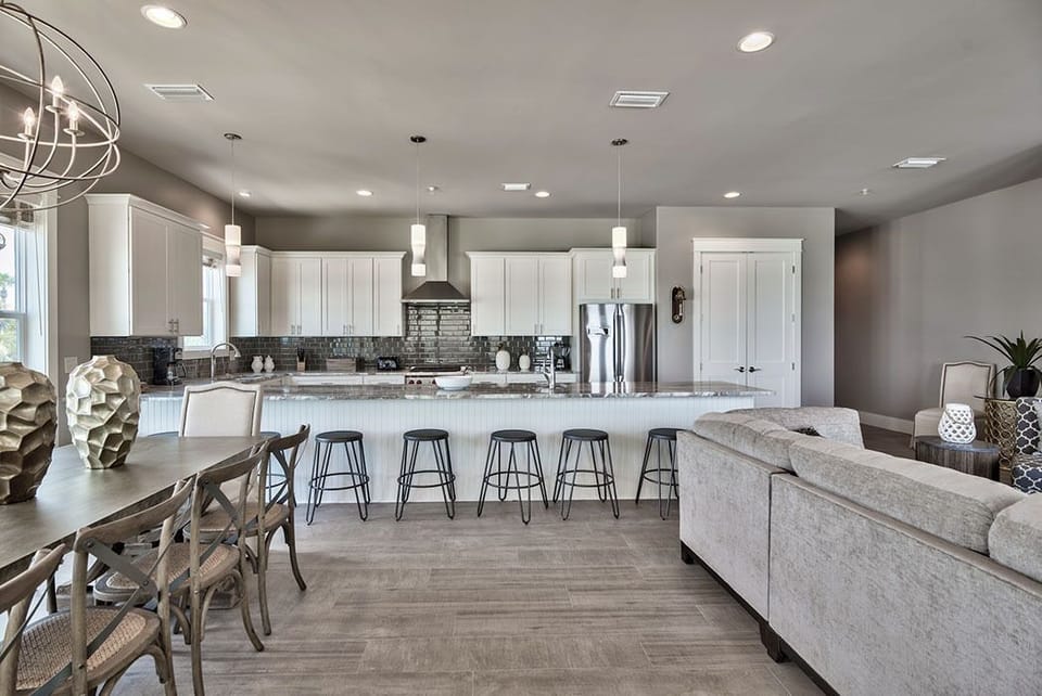 Sol Dorado - Destin - Kitchen & Dining Room