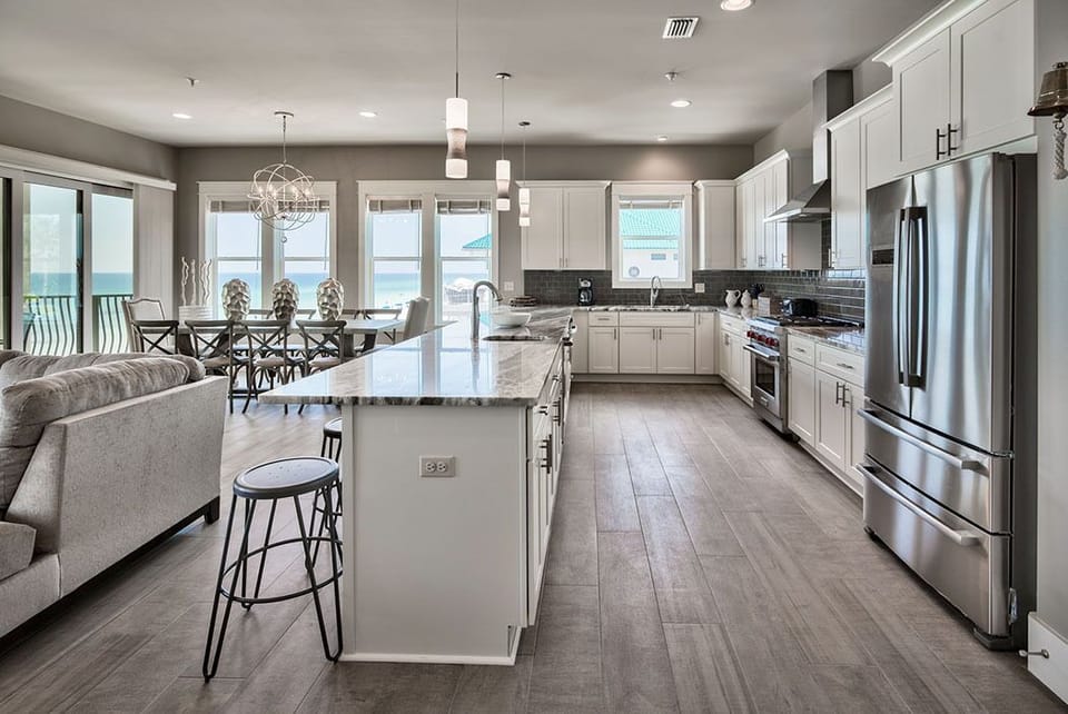 Sol Dorado - Destin - Kitchen & Dining Room