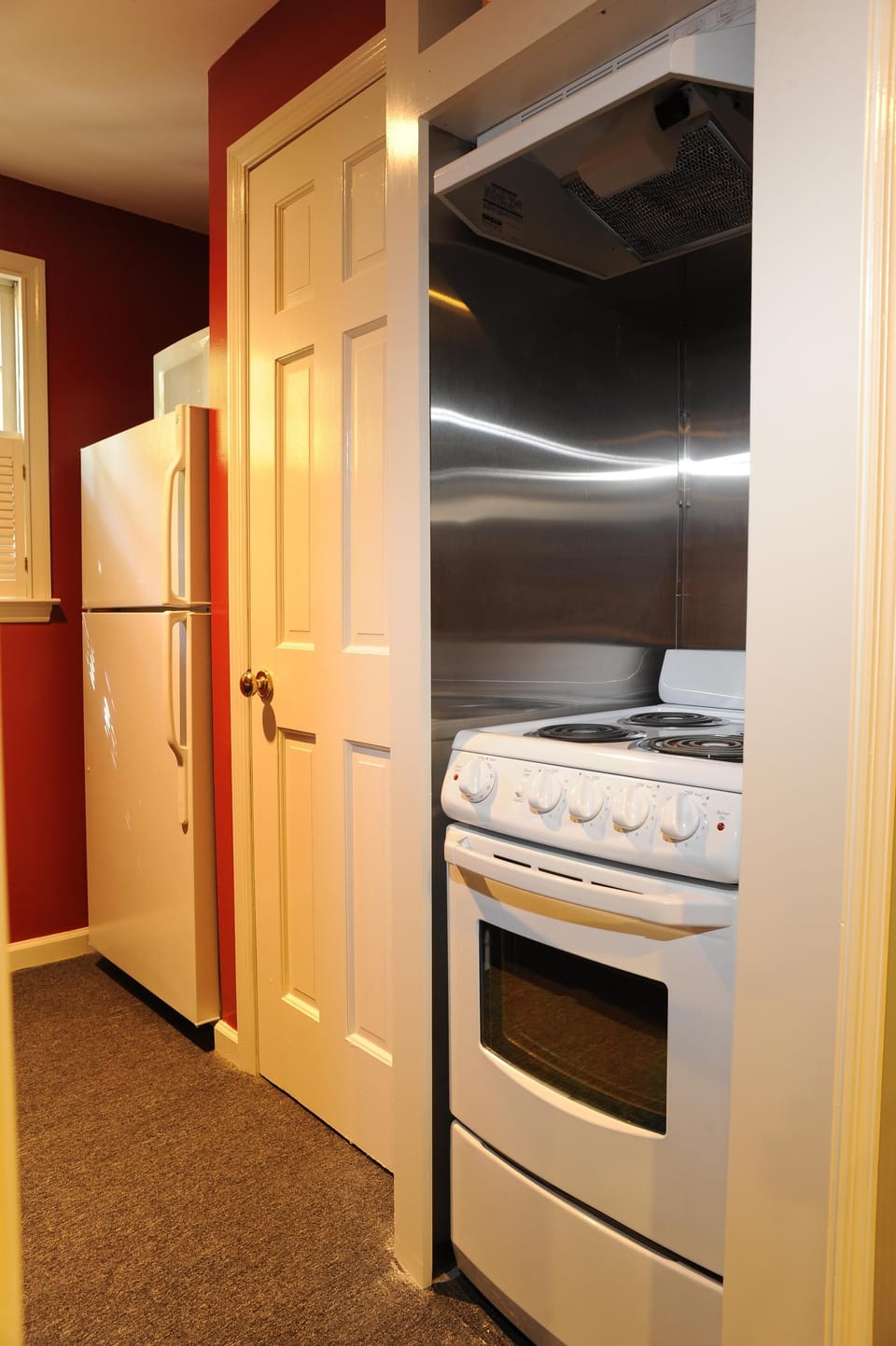 Brand new appliances and stainless steel rangehood 