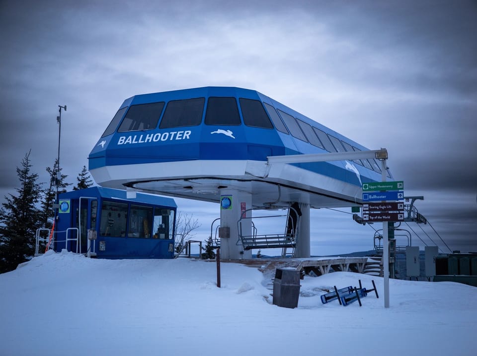 Embark on your winter adventure! Ride the Ballhooter lift to the top of the mountain.