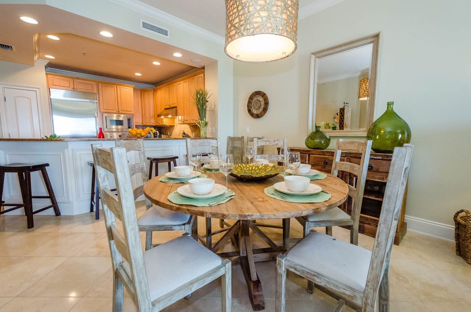Dining Area and Bar Seating