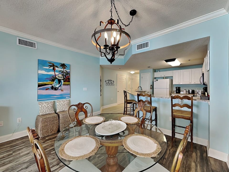 Dining Area - Table for Four