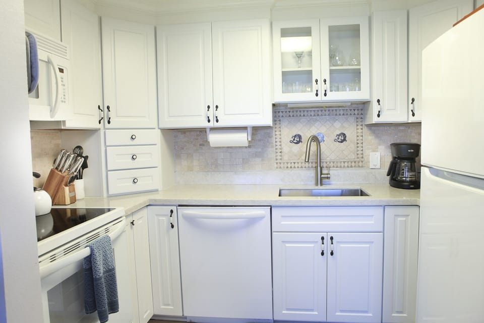 Fully stocked kitchen to meet all your cooking needs.