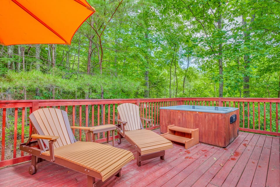 Deck | Hot Tub