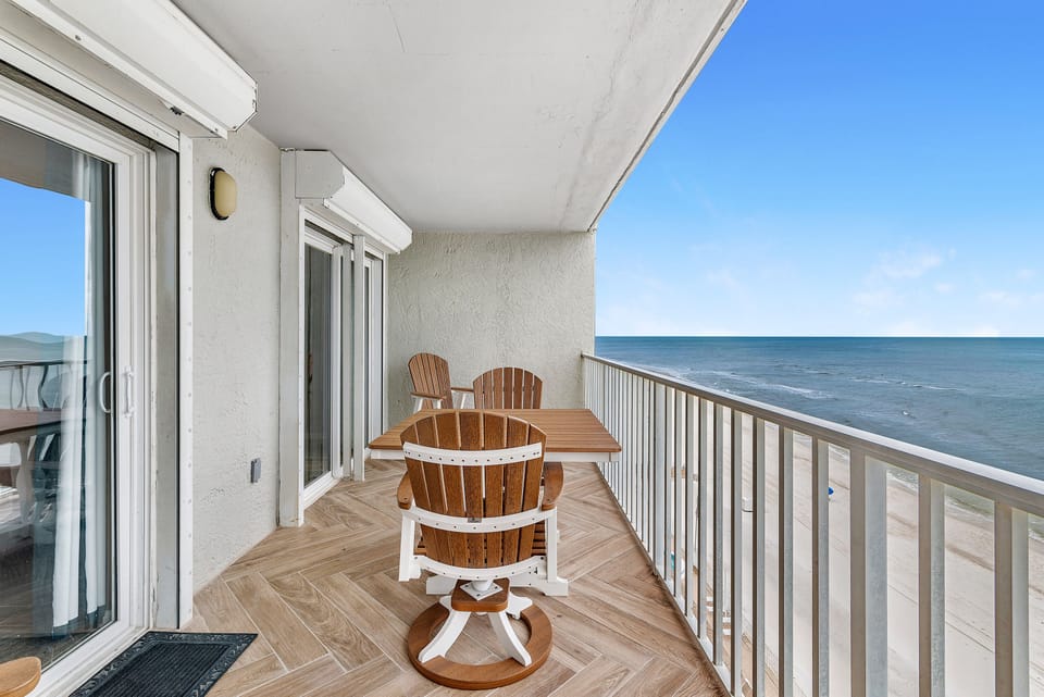 Balcony - Even the balcony of this great unit has spectacular tile flooring!