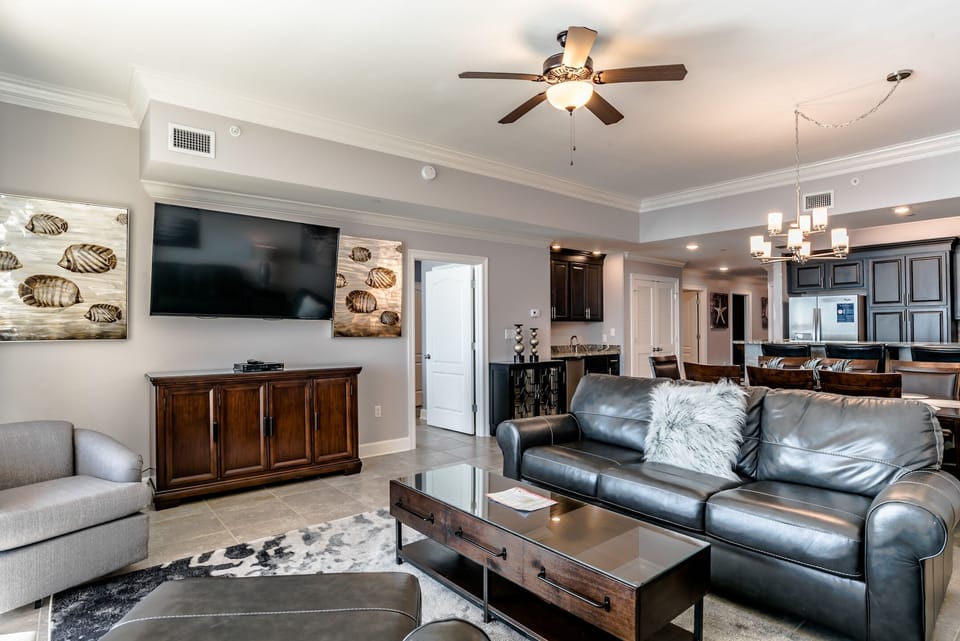 Phoenix Gulf Shores 1703 Living room