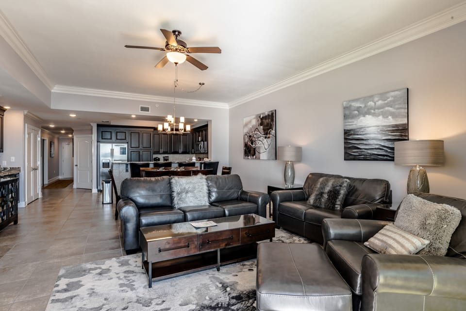 Phoenix Gulf Shores 1703 Living room