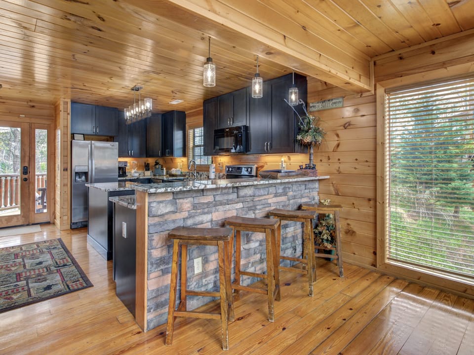 Kitchen with Breakfast Bar with Seating for 3