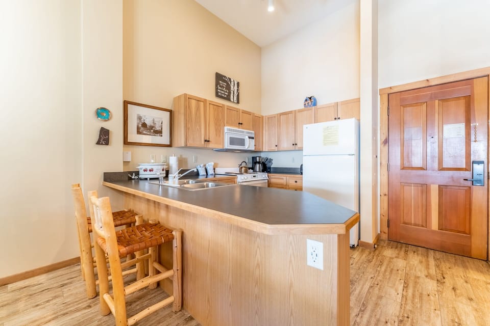 Breakfast bar with seating for two.