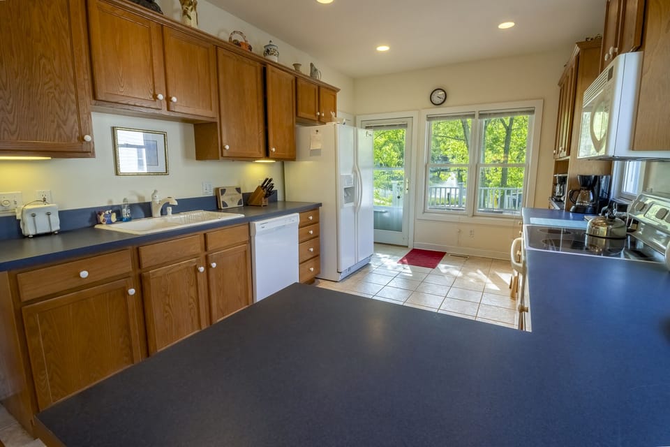 Main Level | Kitchen