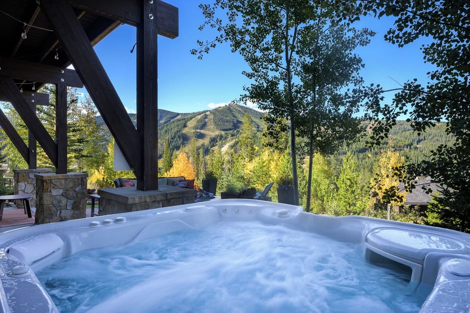 Private bubbling hot tub