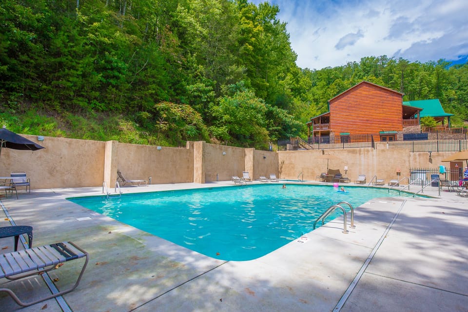 Resort Seasonal Pool