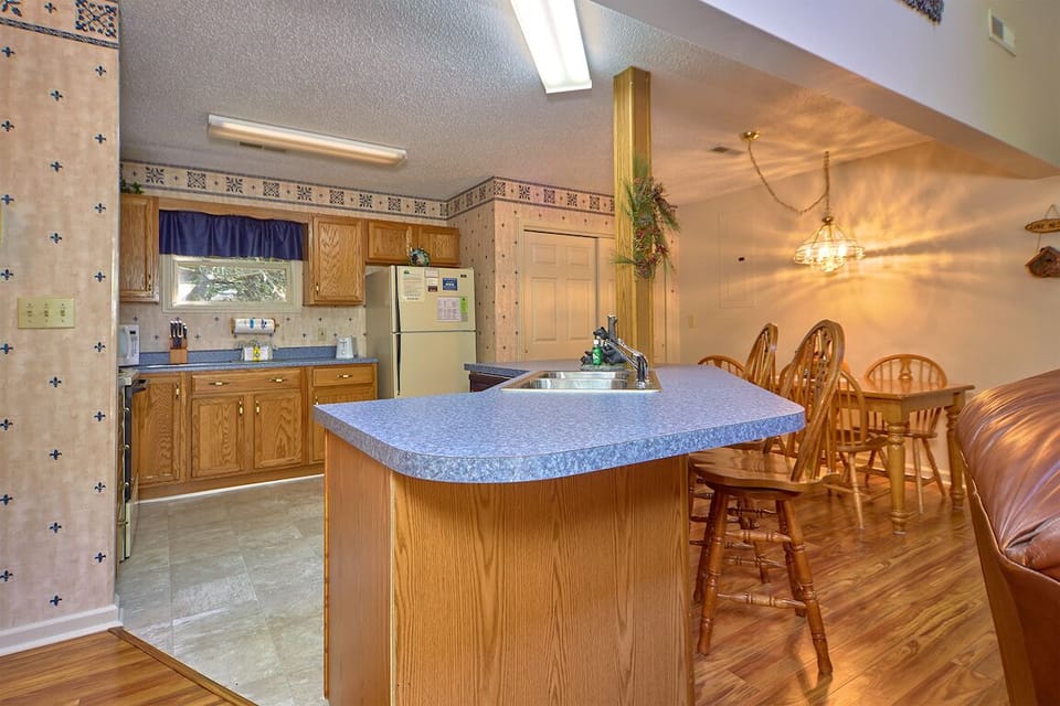 Breakfast Bar - Seating for 2