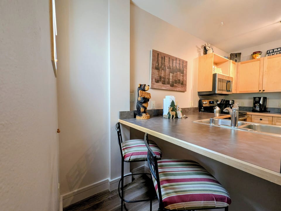 Barstool seating to keep the chef company