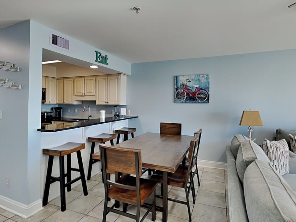 Dining Area - Table for Six - Second Floor