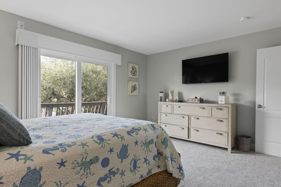 Queen in Guest Bedroom