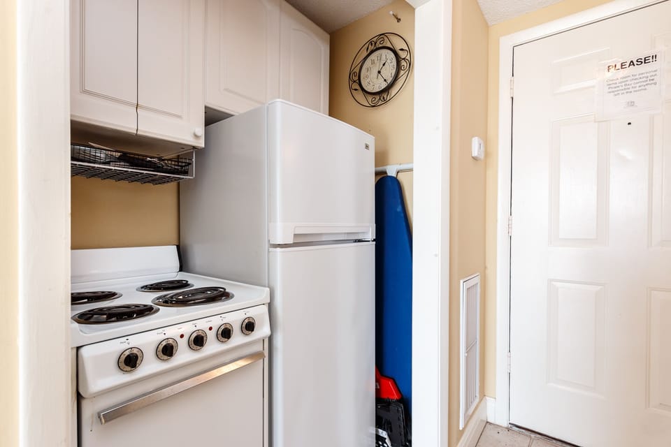 Pirates Bay A115 Kitchen Area