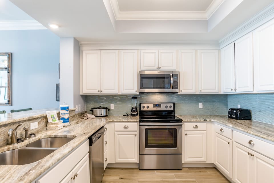 Phoenix Gulf Shores 402 Gourmet Kitchen