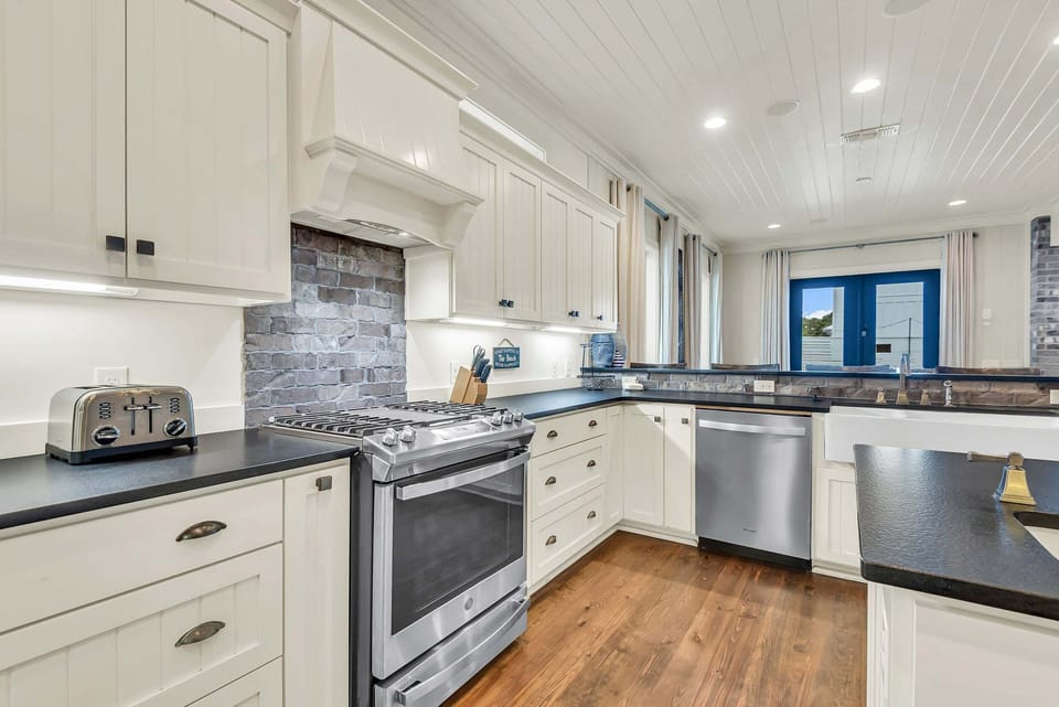 Out of the Blue - Crystal Shores - Kitchen