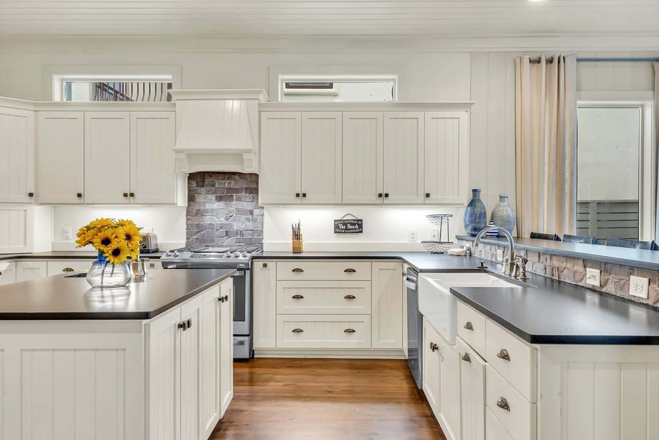 Out of the Blue - Crystal Shores - Kitchen