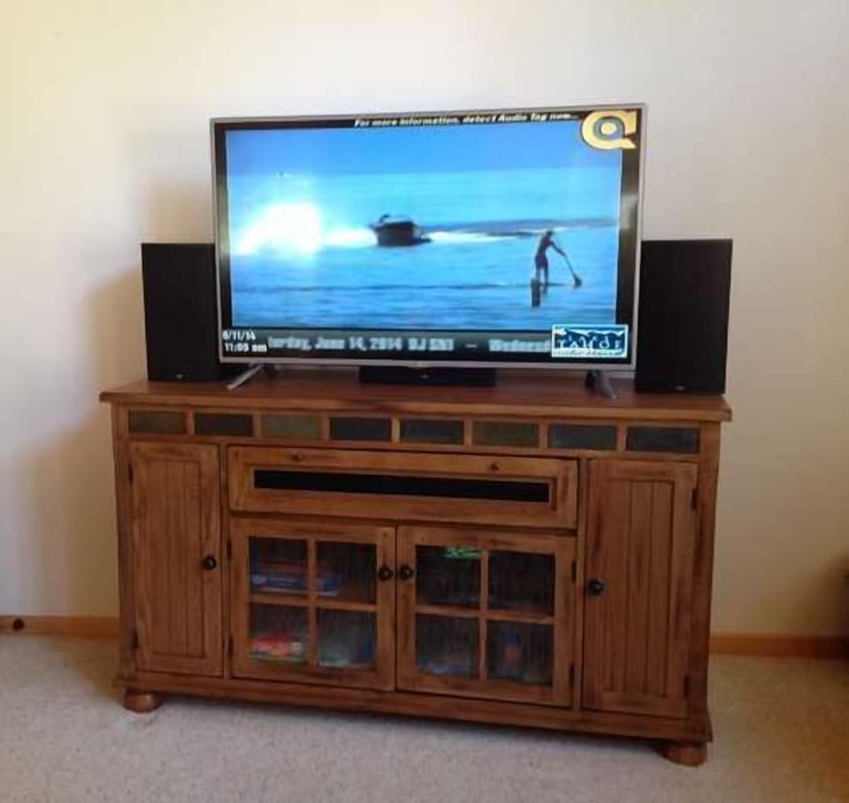 big screen TV with cable