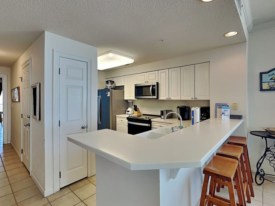 Fully Equipped Kitchen with Stainless Steel Appliances