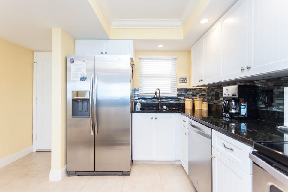 Fully Equipped Kitchen with Stainless Steel Appliances